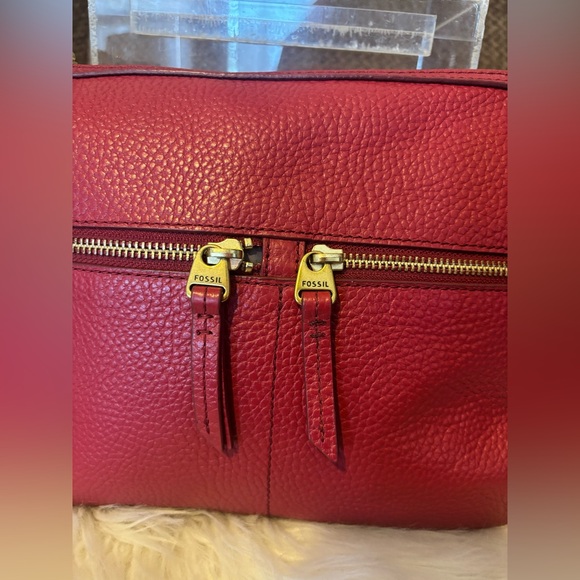 FOSSIL Elegant Red Leather Crossbody Bag - Picture 14 of 15